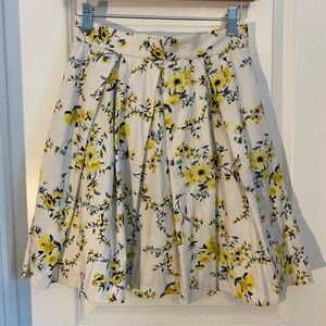 Naf Naf Floral Yellow and White Women's Lined Pleated Skirt